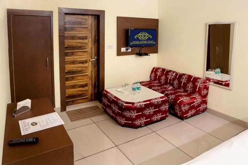 Airport Hotel Edge Home Stay 뉴델리 외부 사진