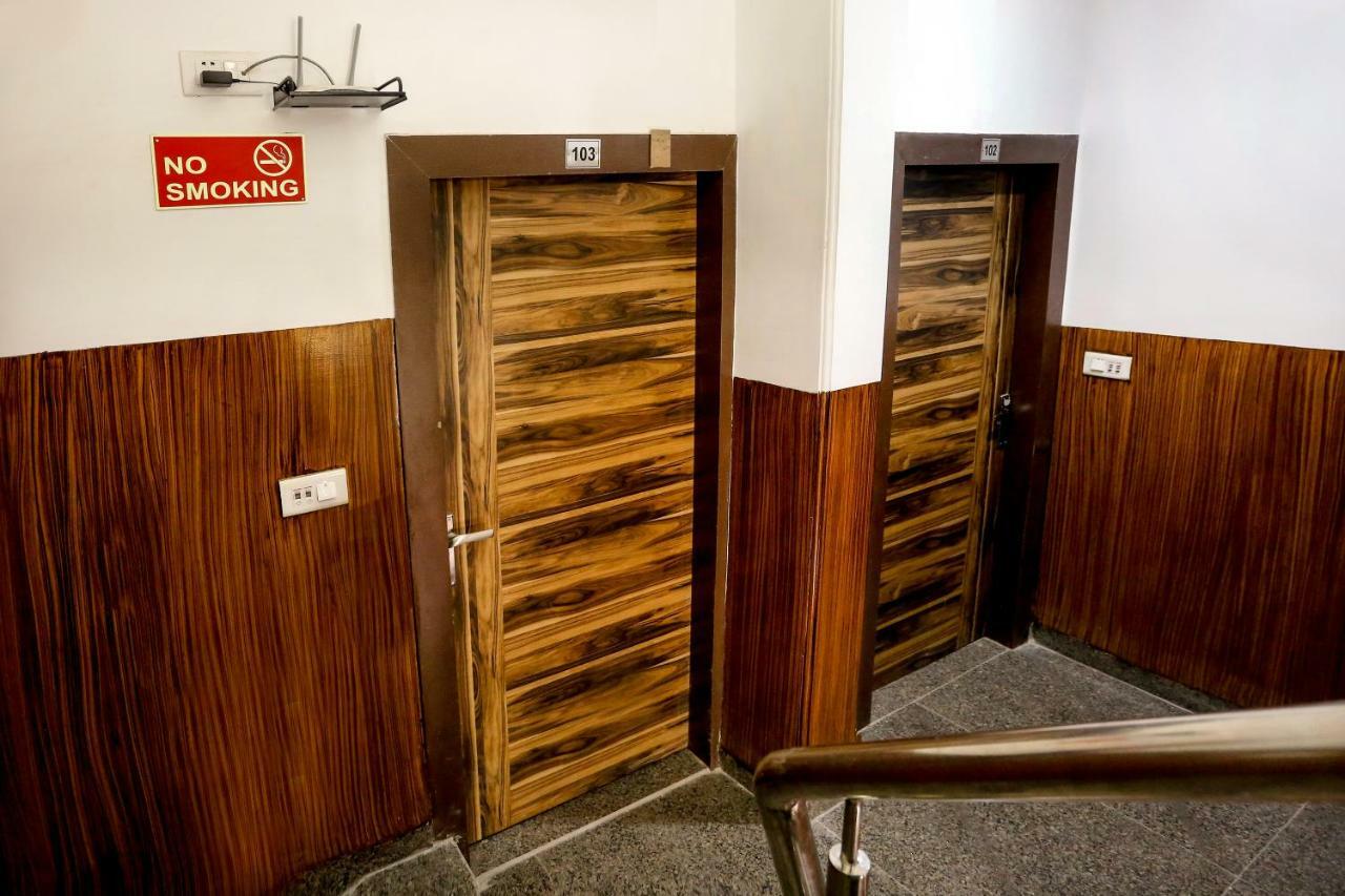 Airport Hotel Edge Home Stay 뉴델리 외부 사진