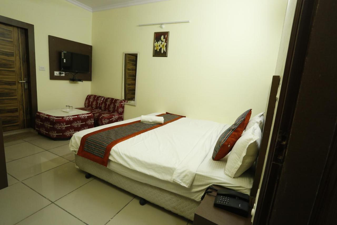 Airport Hotel Edge Home Stay 뉴델리 외부 사진